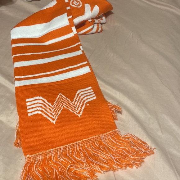What a burger scarf and hat brand new - Picture 4 of 5